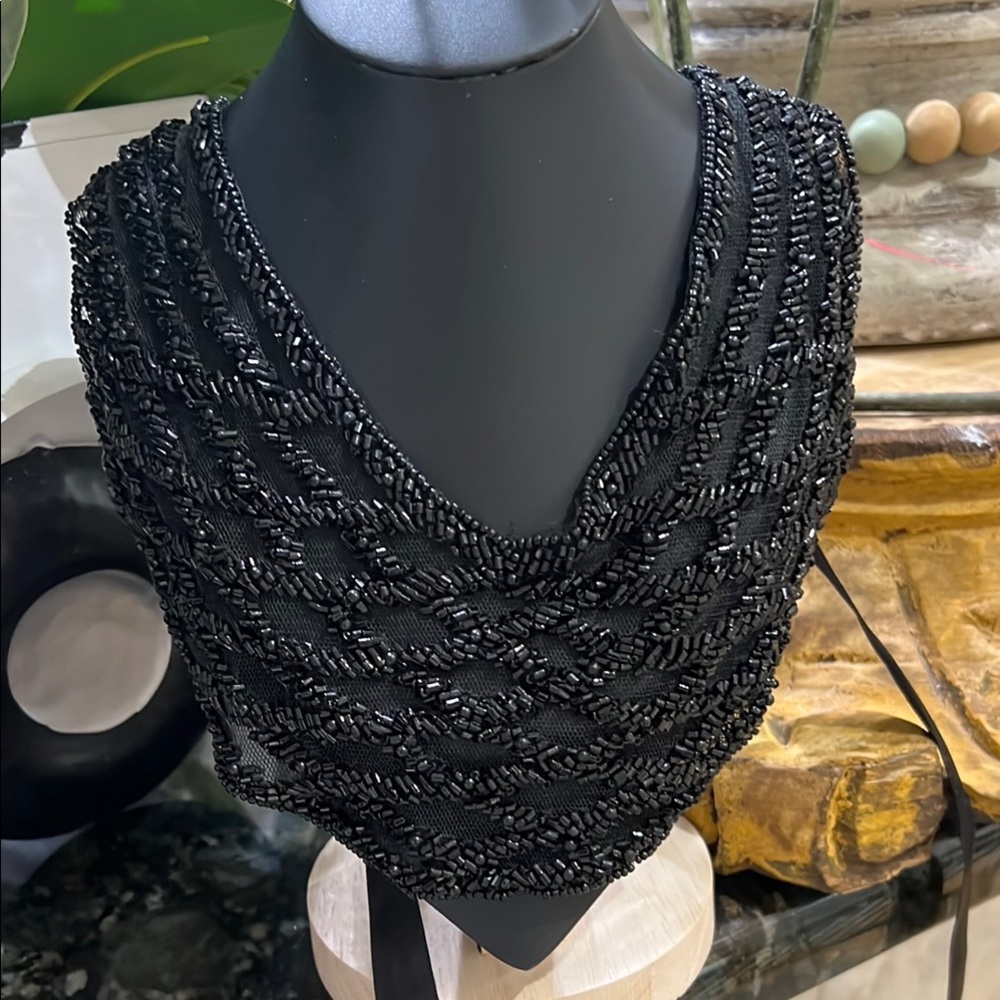 Elegant Black Beaded adjustable necklace. J45